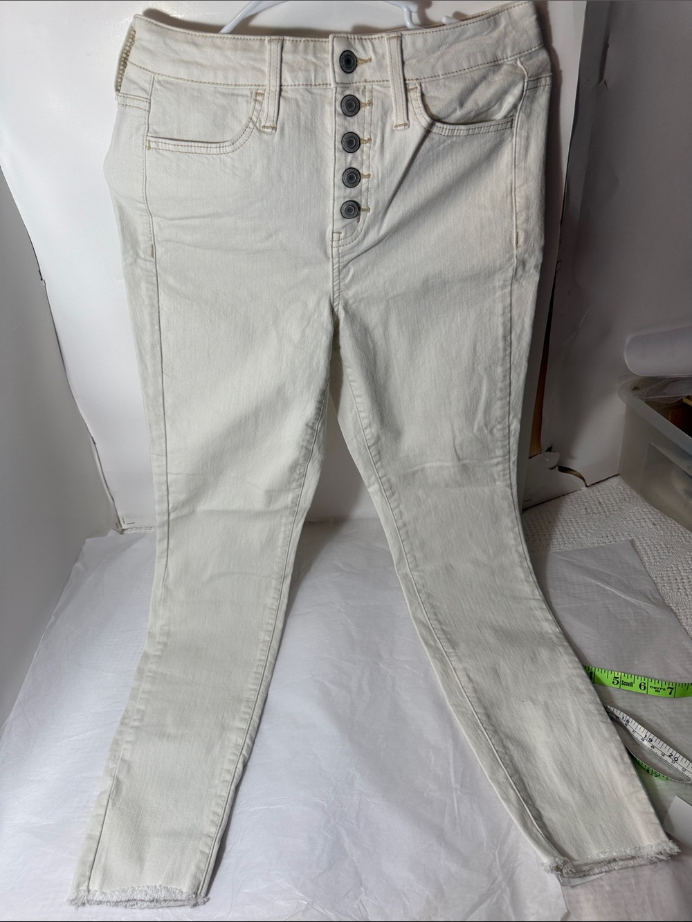 SO Skinny High-Rise Button-Fly Jeans in Off-White